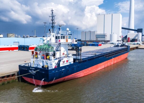 Fri Tide moored in Esbjerg, 14-07-2025