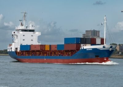 Aguimes inbound Rotterdam passing Rozenburg, 14-09-2025