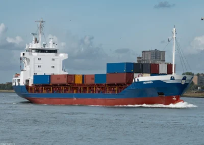 Aguimes inbound Rotterdam passing Rozenburg, 14-09-2025