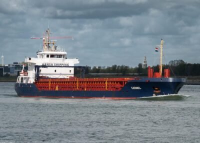 Karmel inbound Rotterdam passing Rozenburg, 14-09-2025