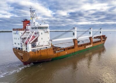 Minervagracht on river Ems bound for Emden, 12-01-2025