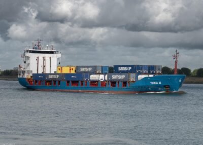 Thea II inbound Rotterdam passing Rozenburg, 14-09-2025