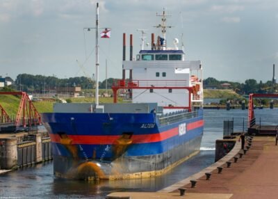 Altena leaving IJmuiden, 01-09-2012