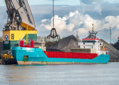 Helene-B discharging scrap in Terneuzen, 16-10-2025