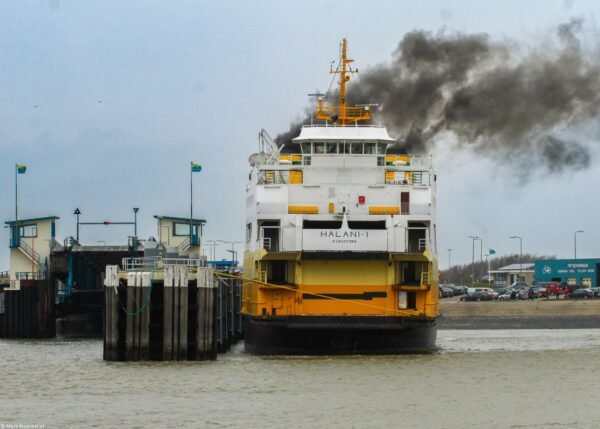 Departing as 'Halani-1' from Texel with destination Singapore, 28-03-2008