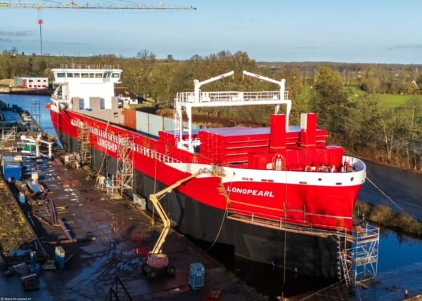 Longpearl under construction at SAS Waterhuizen B.V., 30-11-2025