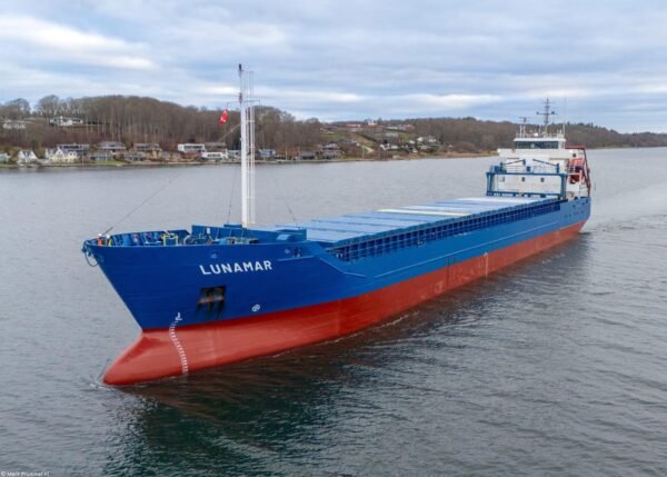 Lunamar arriving in Kolding, 24-12-2025