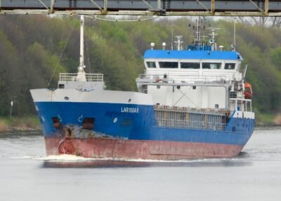 Larissa B on Kiel Canal passing Hohenhörn, 28-04-2023