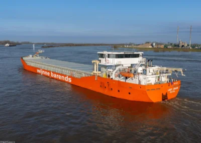 Lady Ariane on river Rhine passing Pannerden, 27-02-2026