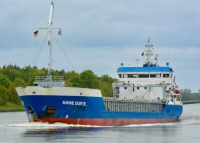 Anne Dorte in Kiel Canal passing Breiholz, 14-05-2015
