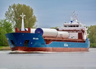 Belizia in Kiel Canal passing Breiholz, 29-05-2014