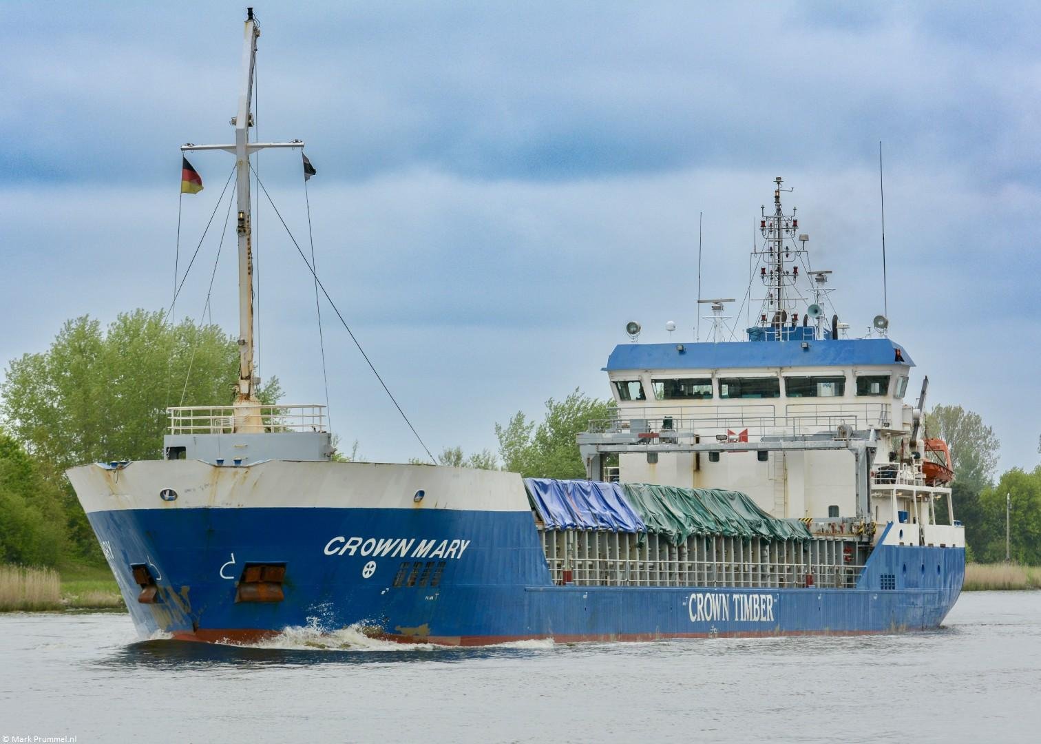 Crown Mary in Kiel Canal passing Breiholz, 14-05-2015 Crown Mary in Kiel Canal passing Breiholz, 14-05-2015