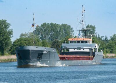 Jan D in Kiel Canal passing Breiholz, 30-05-2014