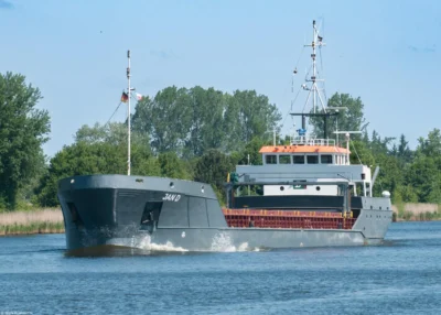 Jan D in Kiel Canal passing Breiholz, 30-05-2014