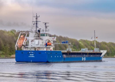 Jolie in Kiel Canal passing Hohenhörn, 24-04-2026