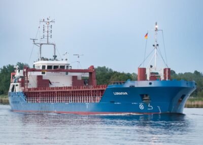 Lunamar in Kiel Canal passing Breiholz, 29-05-2014