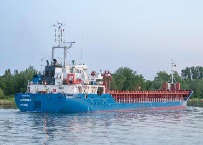 Lunamar in Kiel Canal passing Breiholz, 29-05-2014