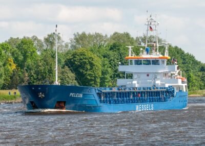 Peleus in Kiel Canal passing Breiholz, 29-05-2014