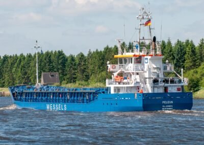 Peleus in Kiel Canal passing Breiholz, 29-05-2014