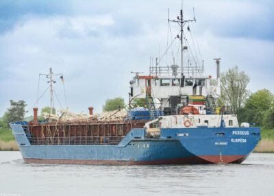 Perseus in Kiel Canal passing Breiholz, 14-05-2015