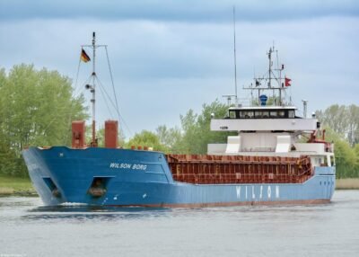 Wilson Borg in Kiel Canal passing Breiholz, 14-05-2015