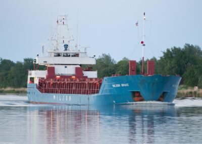 Wilson Brake in Kiel Canal passing Breiholz, 29-05-2014