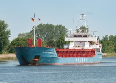 Wilson Ghent in Kiel Canal passing Breiholz, 29-05-2014