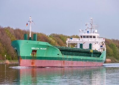 Arklow Valour in Kiel Canal passing Hohenhörn, 26-04-2026