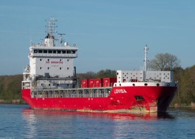 Lovisa in Kiel Canal passing Hohenhörn, 26-04-2026