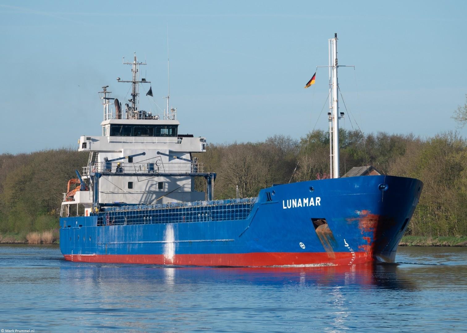 Lunamar in Kiel Canal passing Hohenhörn, 26-04-2026 Lunamar in Kiel Canal passing Hohenhörn, 26-04-2026