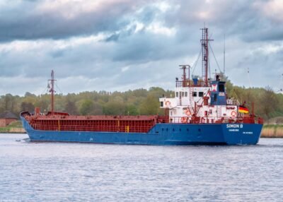 Simon B in Kiel Canal passing Breiholz, 25-04-2026
