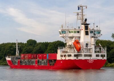 Laura in Kiel Canal passing Hohenhörn, 18-07-2026