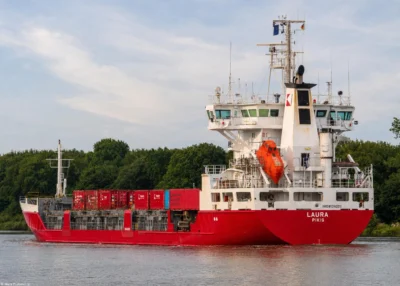 Laura in Kiel Canal passing Hohenhörn, 18-07-2026