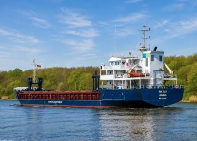 Rix Bay in Kiel Canal passing Breiholz, 24-04-2026